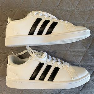 Women’s Adidas sneakers white with black stripes
